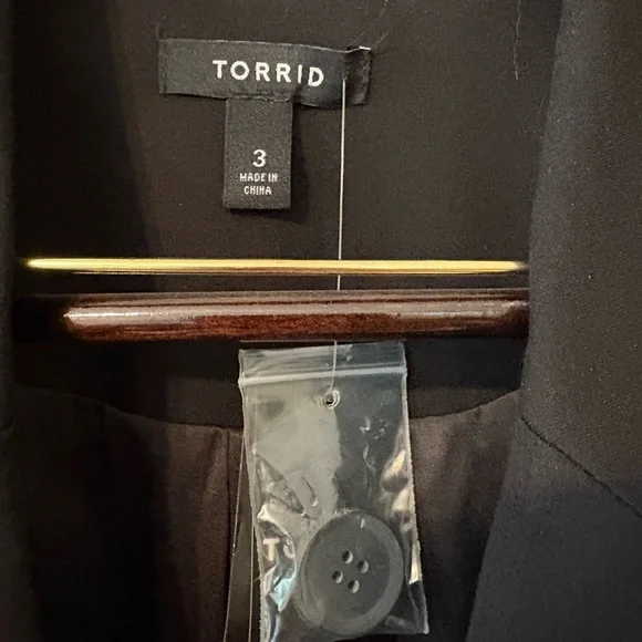 torrid Black Single-Button Blazer Jacket - Picture 3 of 5